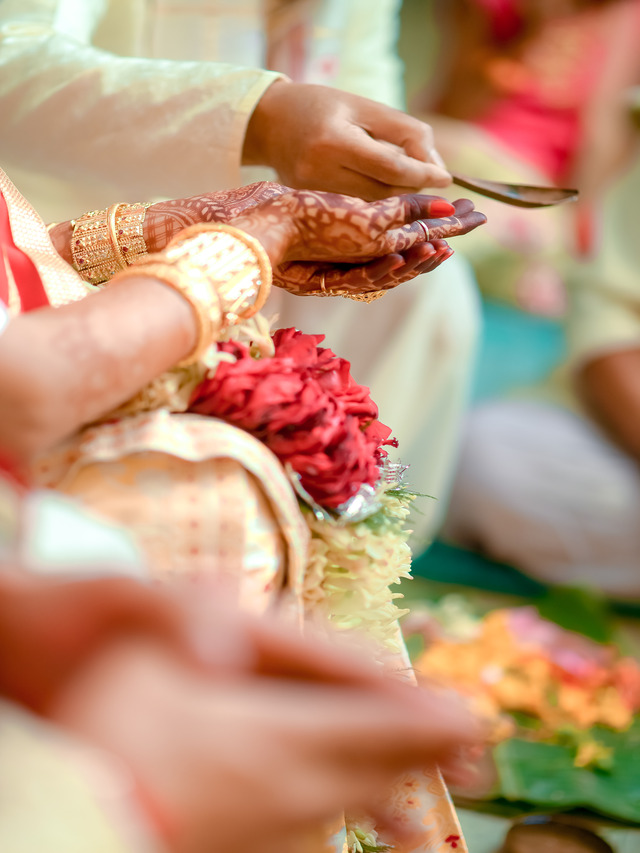 hindu-indian-wedding-ceremony-rituals-traditions-vivaah-homa-sacred-fire-rituals (1)